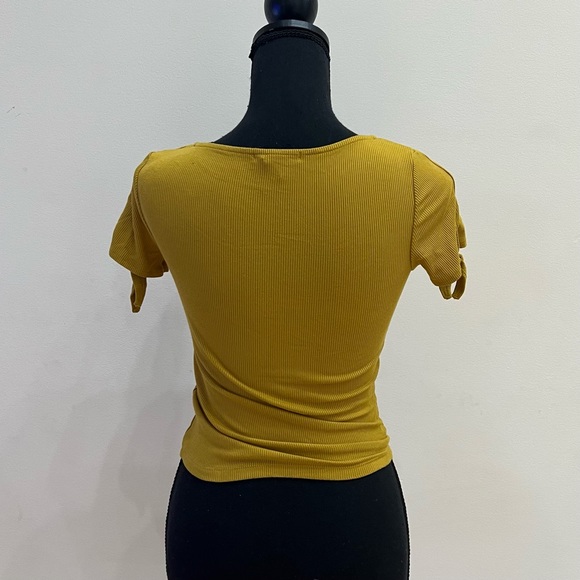 FOREVER 21 Mustard V-Neck Top - Picture 2 of 4